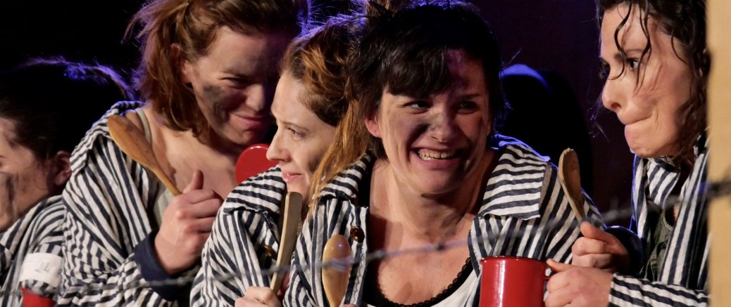 LE VERFÜGBAR AUX ENFERS